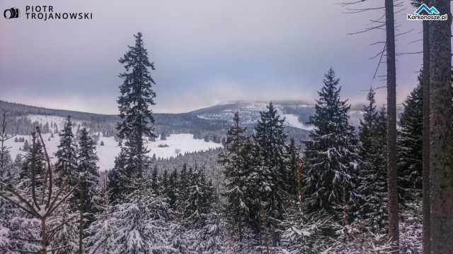 Śnieżka za chmurami